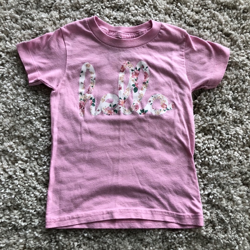Hello Floral Tee 2T perfect condition—no stains